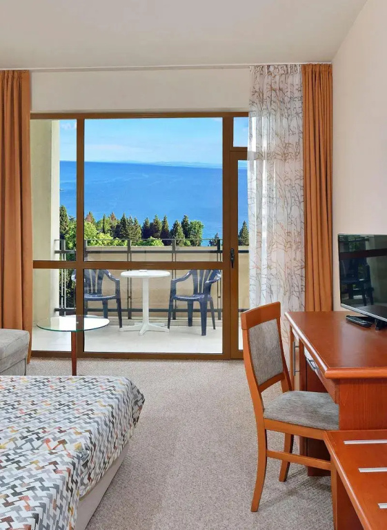 Standard Double room with balcony and with sea view (full double bed)