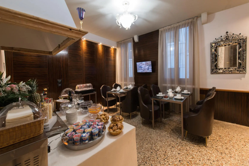 Hotel photo 20