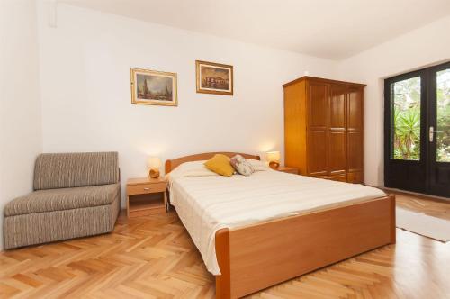 gallery_image_hidden_5