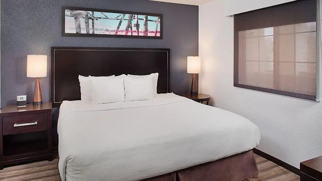 1 Bedroom Double Suite (full double bed)