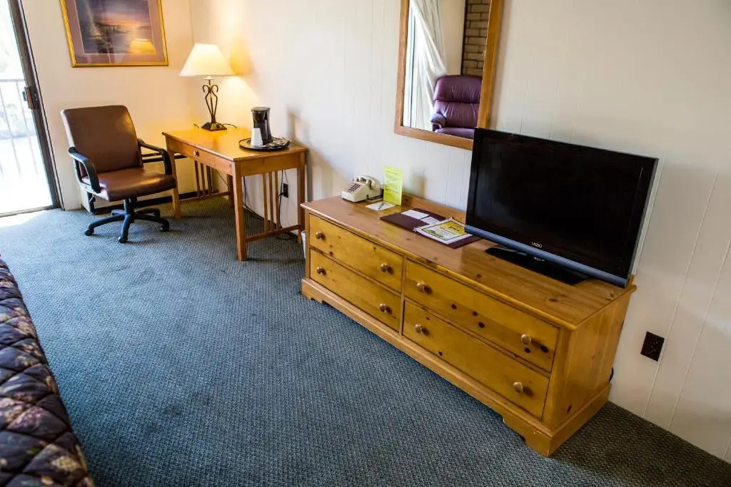 Standard Quadruple room with river view