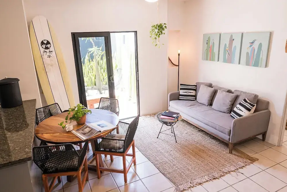 Grand Villa w Private Patio & Parking