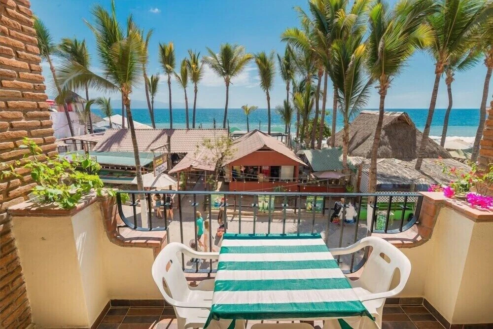 Ocean View 1Br Condo-balcony-beach-pool - 202