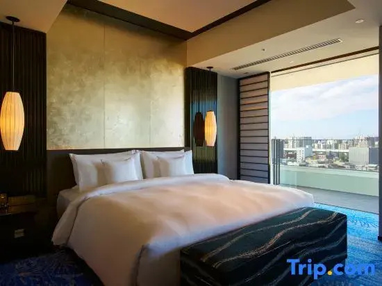 Luxury Double room with city view (full double bed)