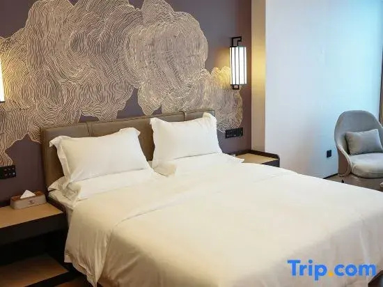 Standard Double room with river view (full double bed)