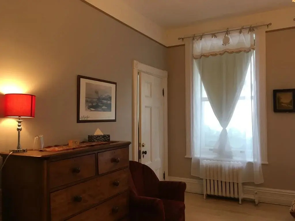 Chez Hubert Bed & Breakfast by null