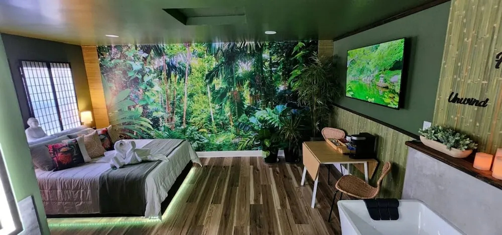 Zen Retreat-jacuzzi, Kitchenette, Walk to fun