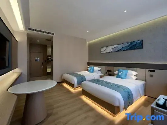 Deluxe Double room with city view (twin beds)