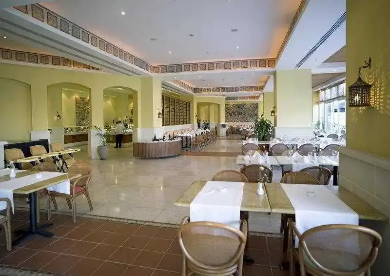 Food & Beverage
