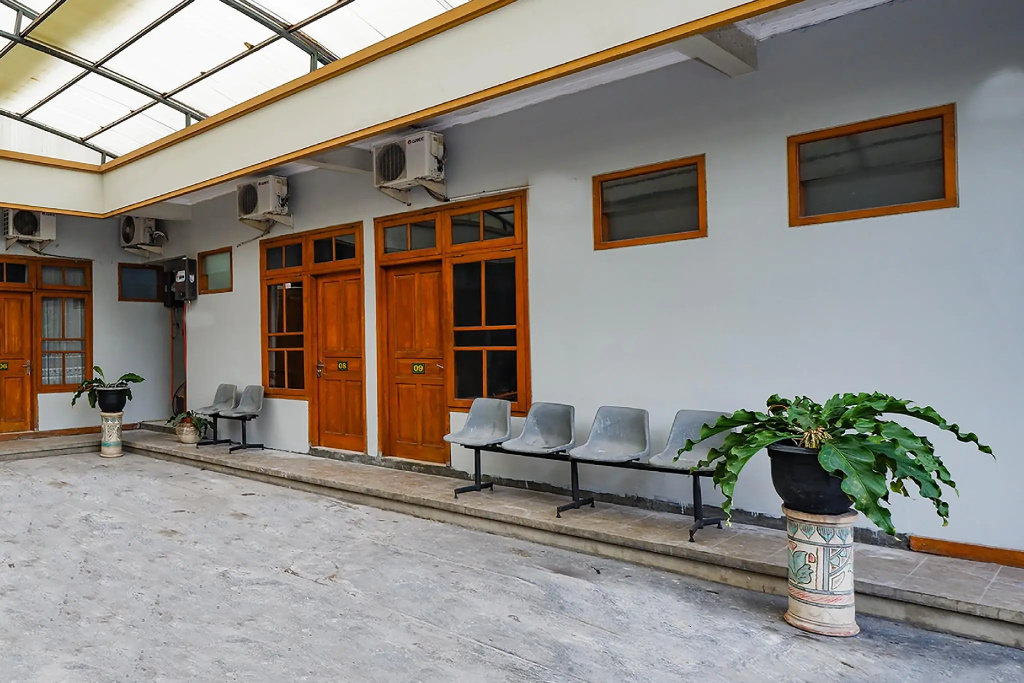 OYO 2737 D'kost