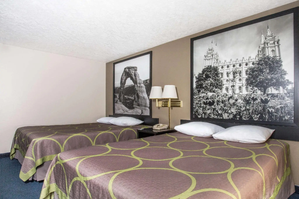 Sextuple Suite