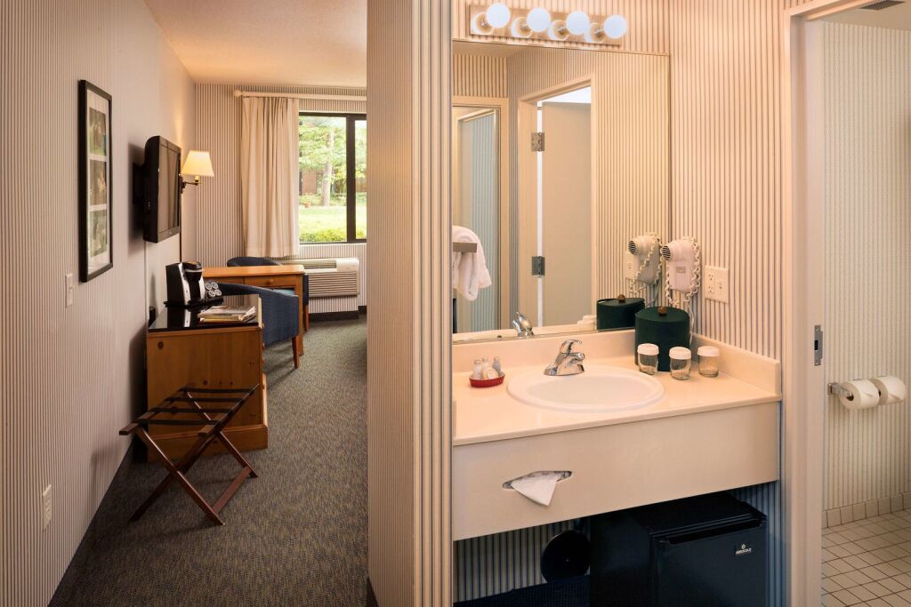 Williamsburg Woodlands Hotel & Suites, an official Colonial Williamsburg Hotel by null