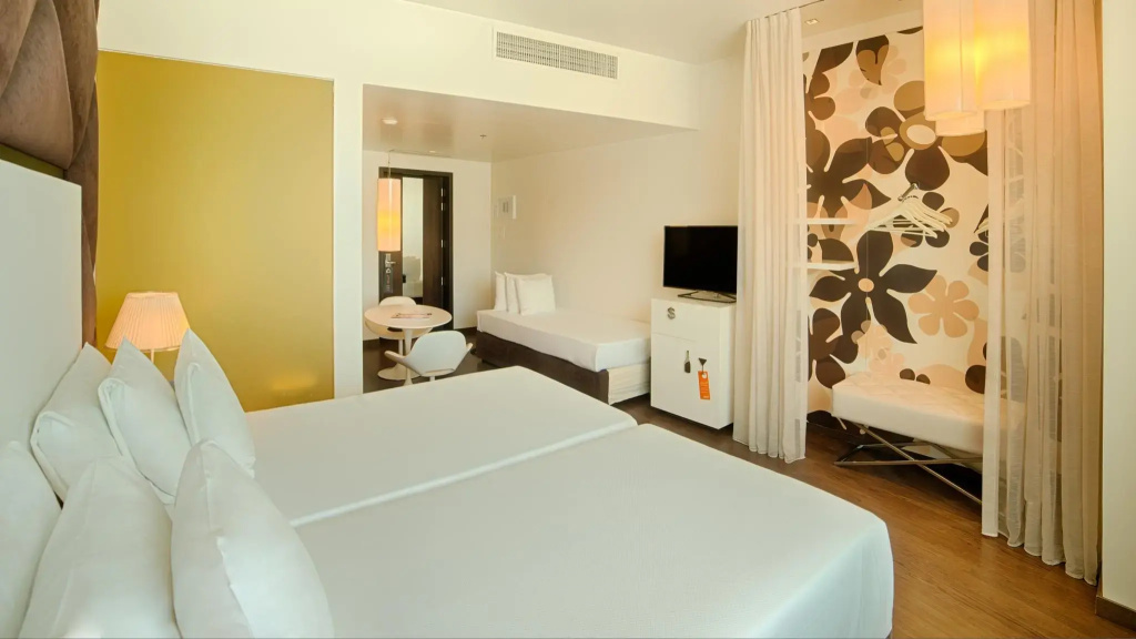 Nhow Friends and Family Quadruple room