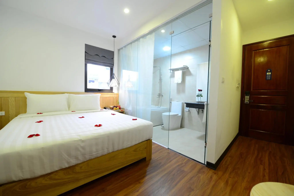 Blue Hanoi Inn Luxury Hotel — фото
