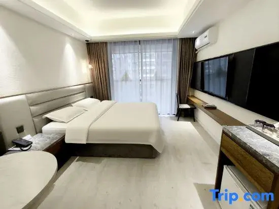 Standard Double room with balcony (full double bed)
