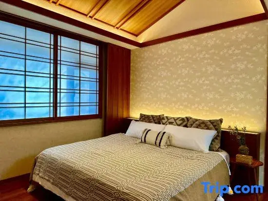 4 Bedrooms Cottage