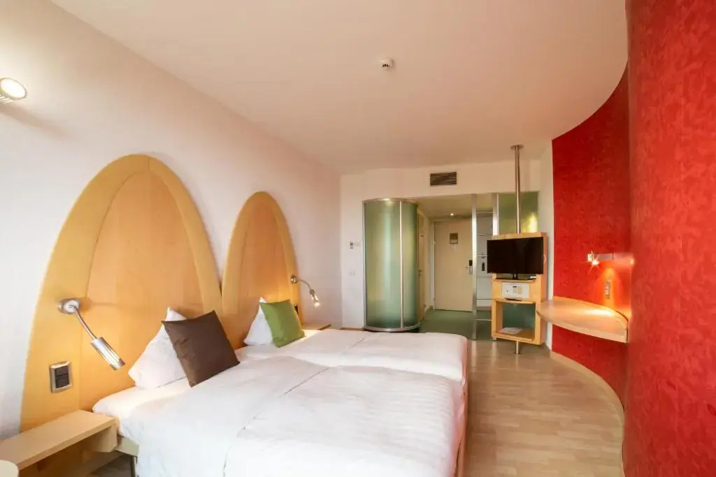 Double room (full double bed)