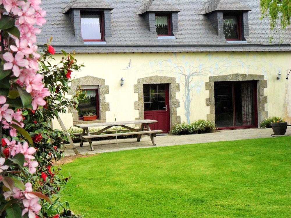 House With 3 Bedrooms in Pluvigner, With Furnished Garden - 23 km From