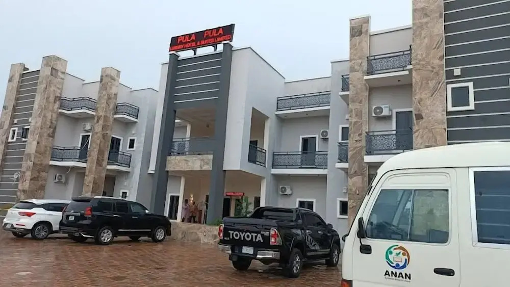 Pula Pula Luxury Hotel and Suites
