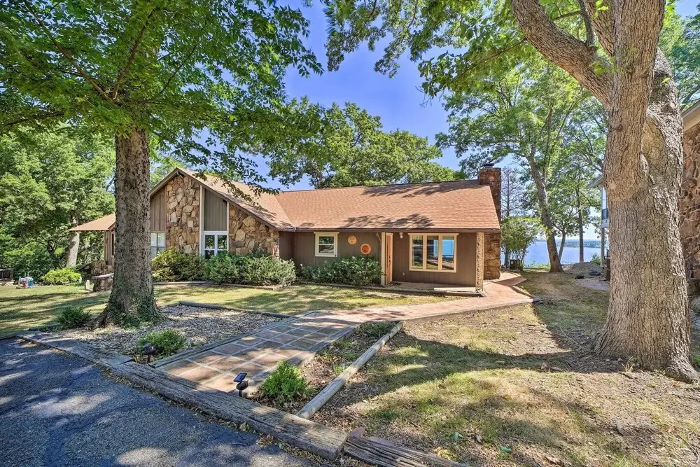 Grand Lake Views + Fire Pit: Monkey Island Home!