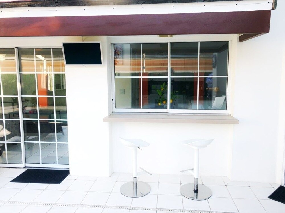 Sunrise Villa 3 Bedroom Home by Redawning