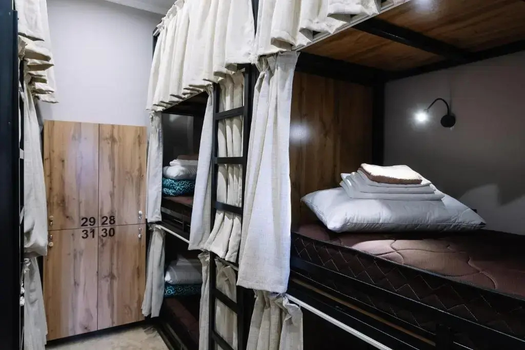 Кровать в общем номере (женский номер) в Hostel Doma