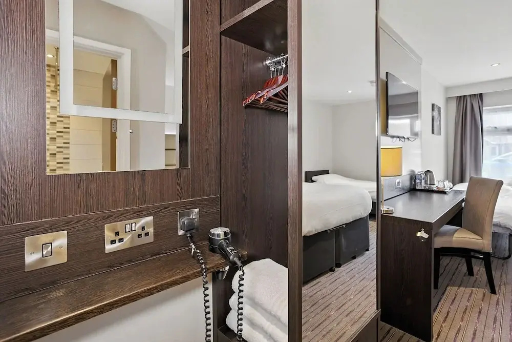 Hotel photo 12