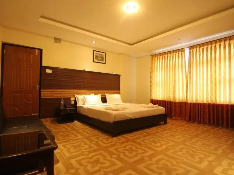 Deluxe Double room (full double bed)