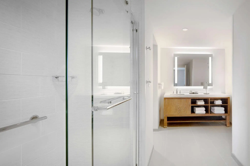 Double Suite (full double bed)