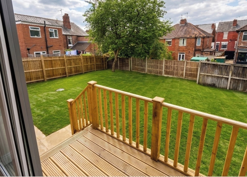 2 Bed, Sleeps 4, Pet Friendly, Free Parking