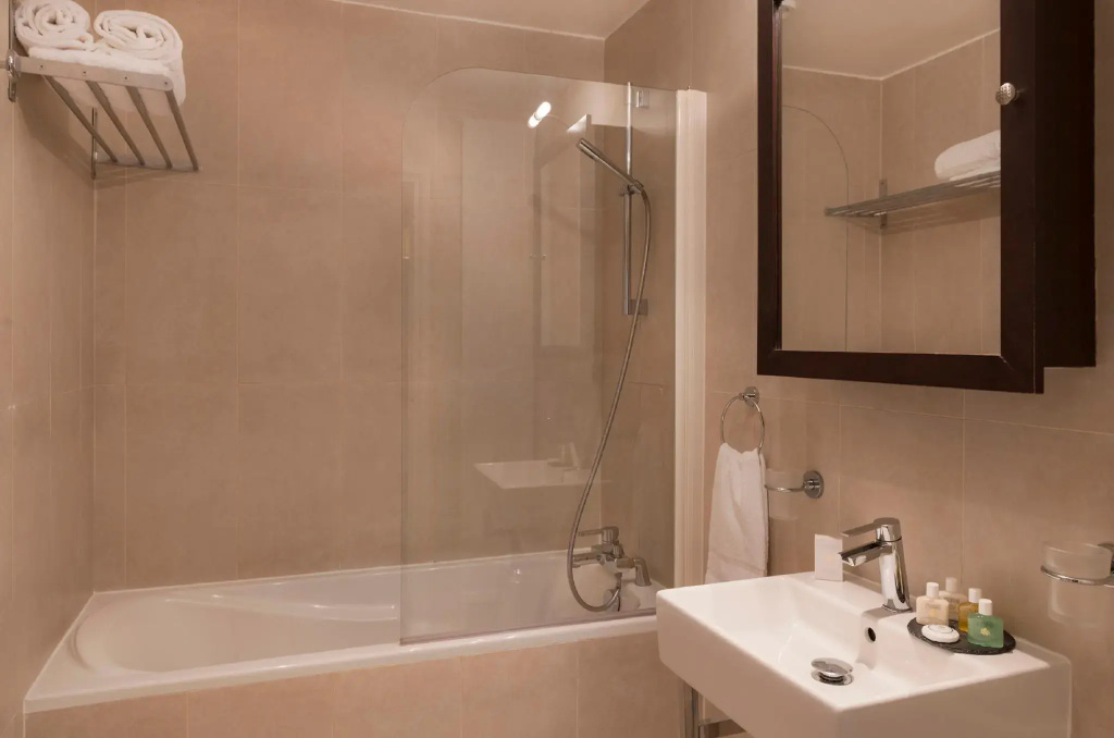 Superior Double room (full double bed)