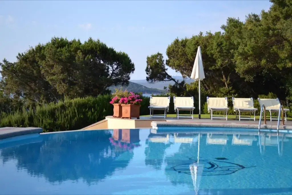 Hotel Capriccioli by null