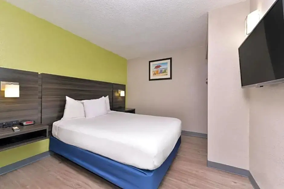 1 Bedroom Double Suite with balcony and oceanfront (full double bed)