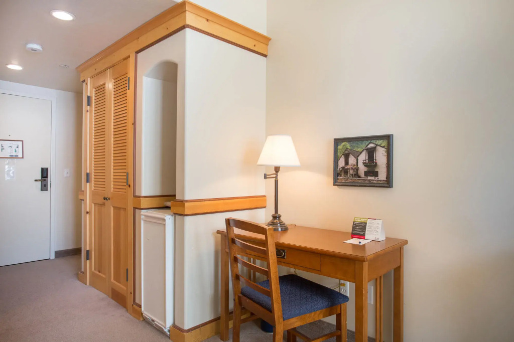 The Inn At Solitude by null