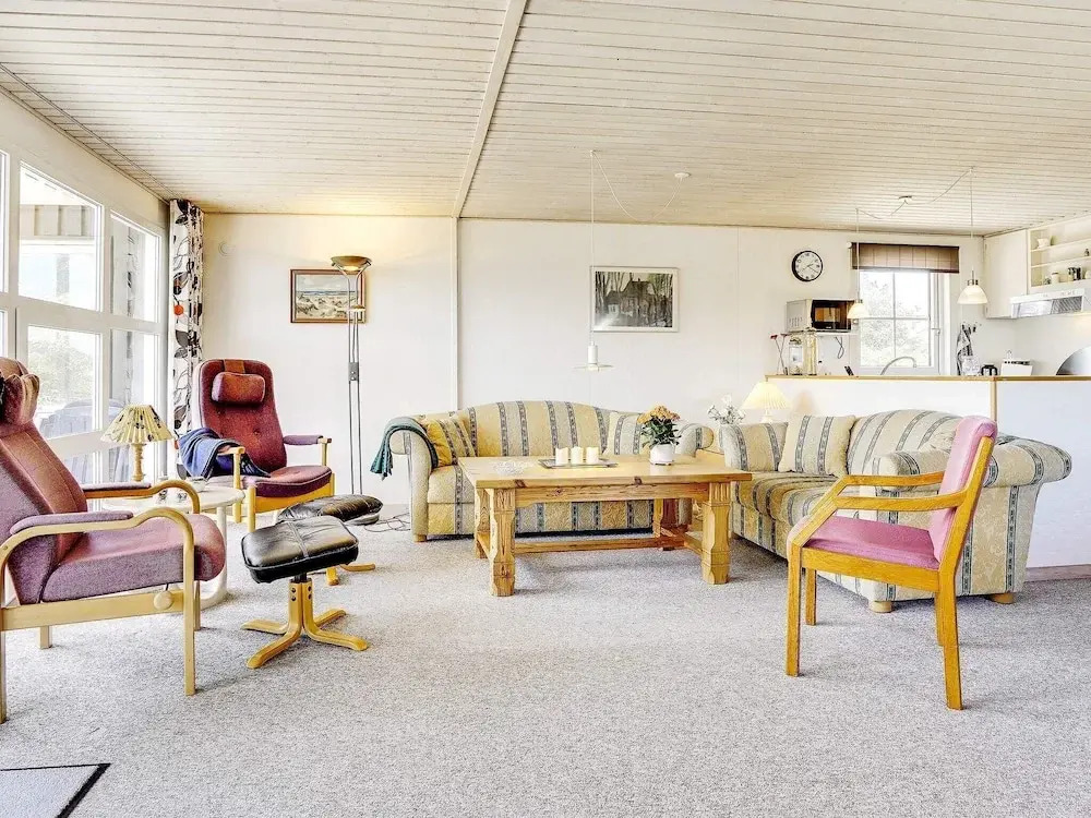 Alluring Holiday Home in Hvide Sande With Terrace - фото 1