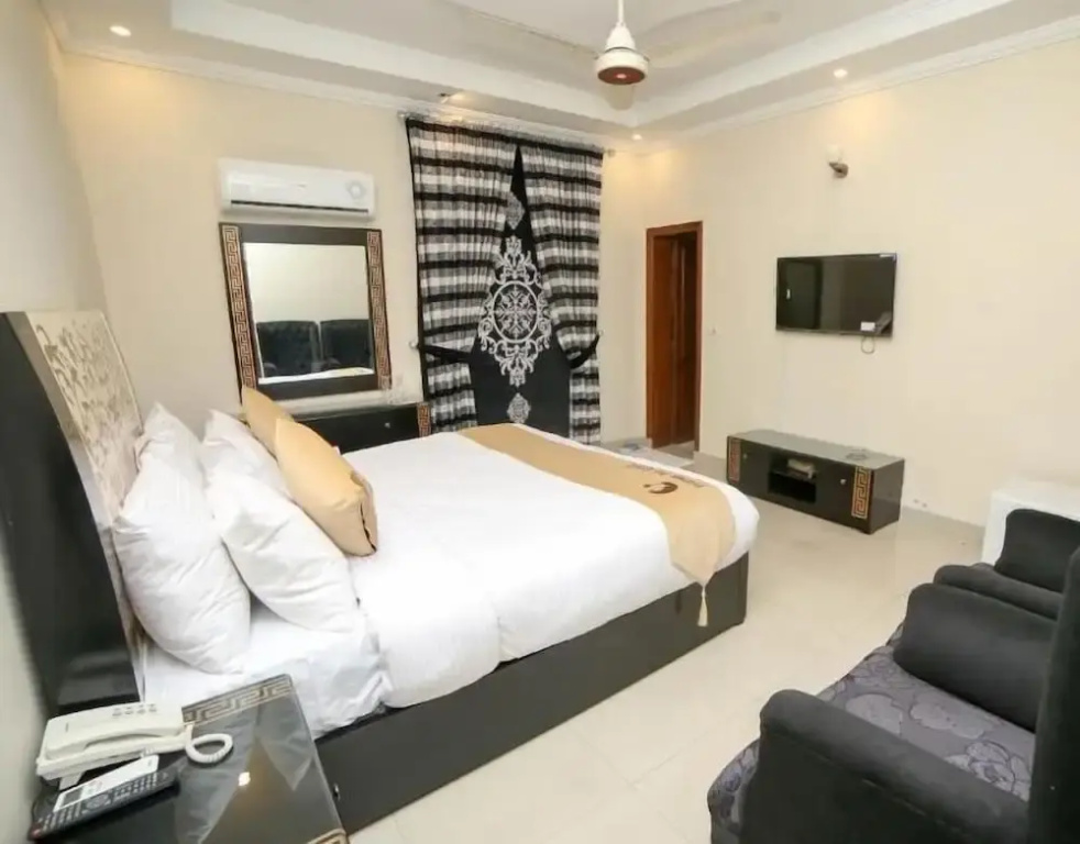 Hotel Premier Inn Grand - Général