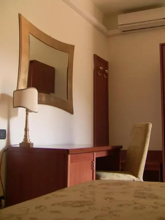 Economy room