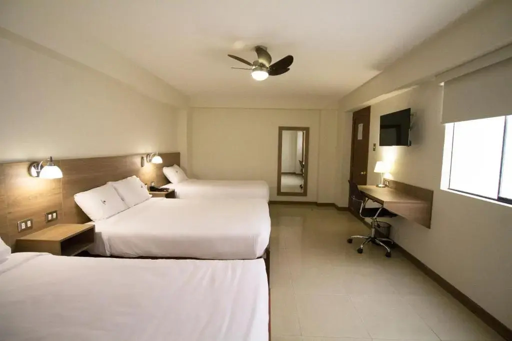 Standard Triple room