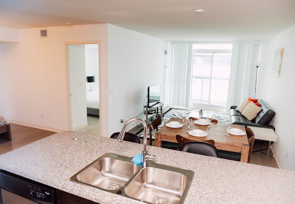 Отель 2 bedroom spacious apartment in Downtown Toronto - EPS 88867, фото 11