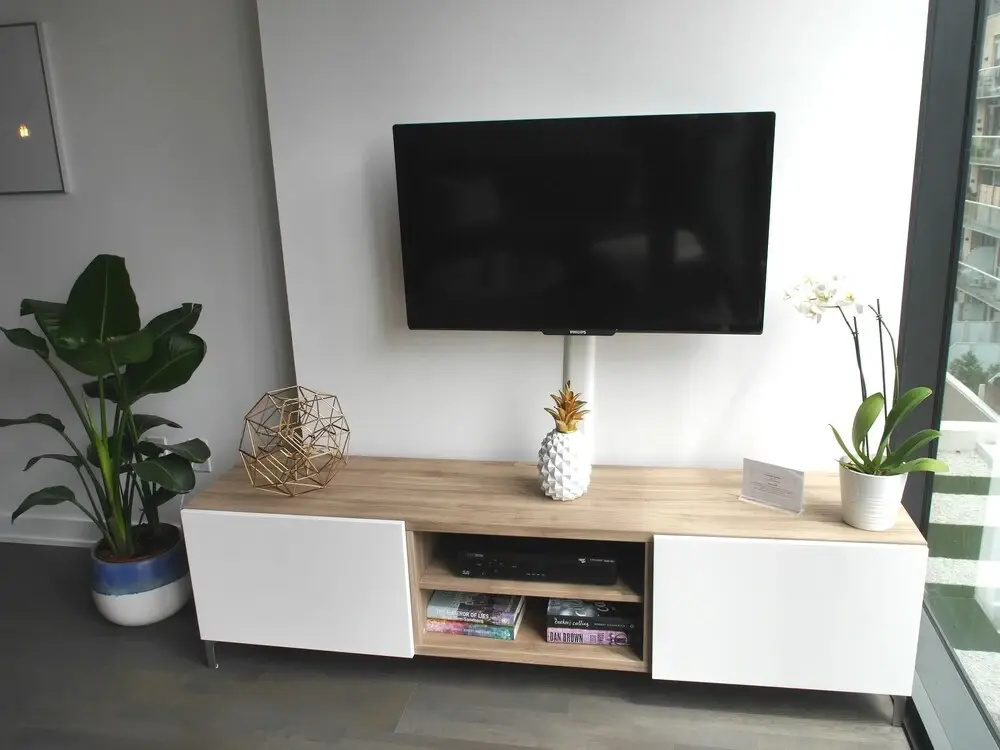 Stunning 1BR Condo in Popular King West