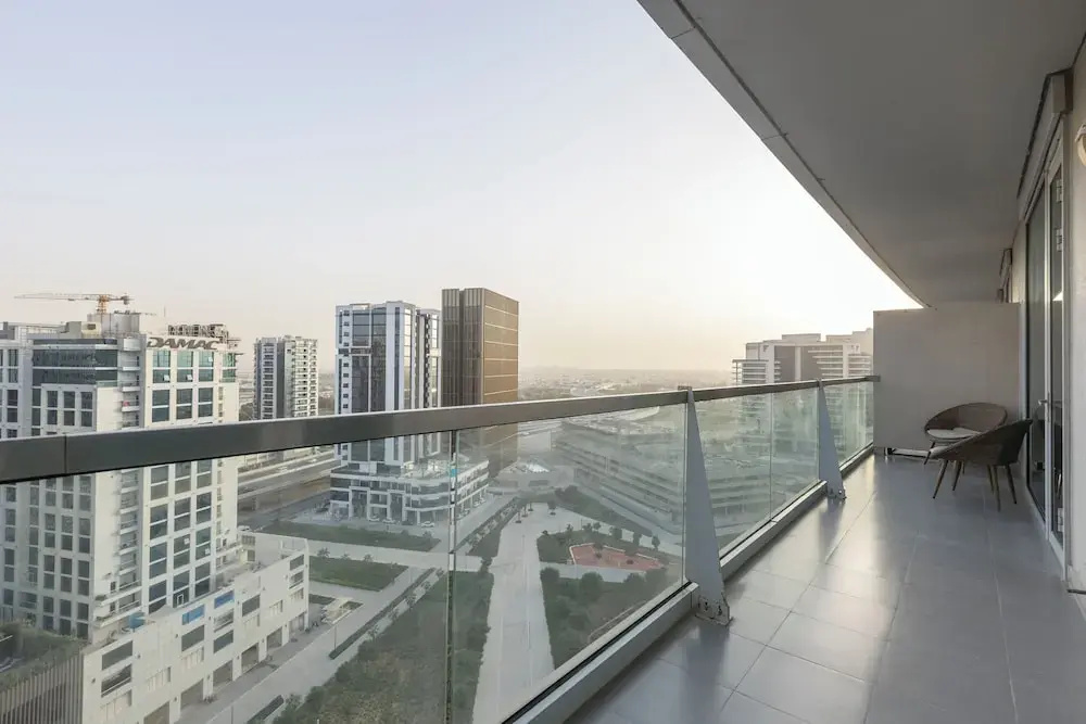 Stylish 2BR Business Bay Pool Access