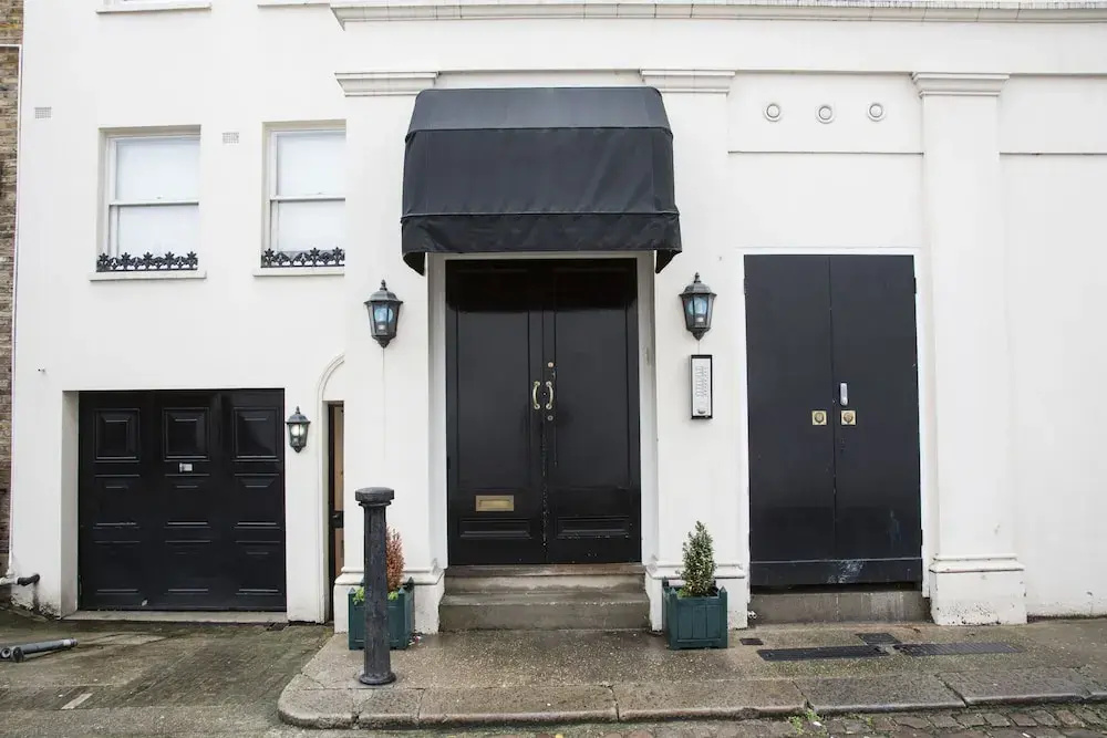Comfortable one bedroom apartment in Notting Hill, Lambton Place near Portobello