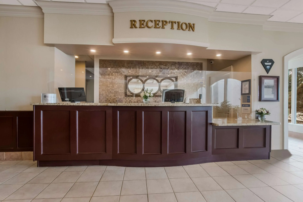 Lobby & Reception