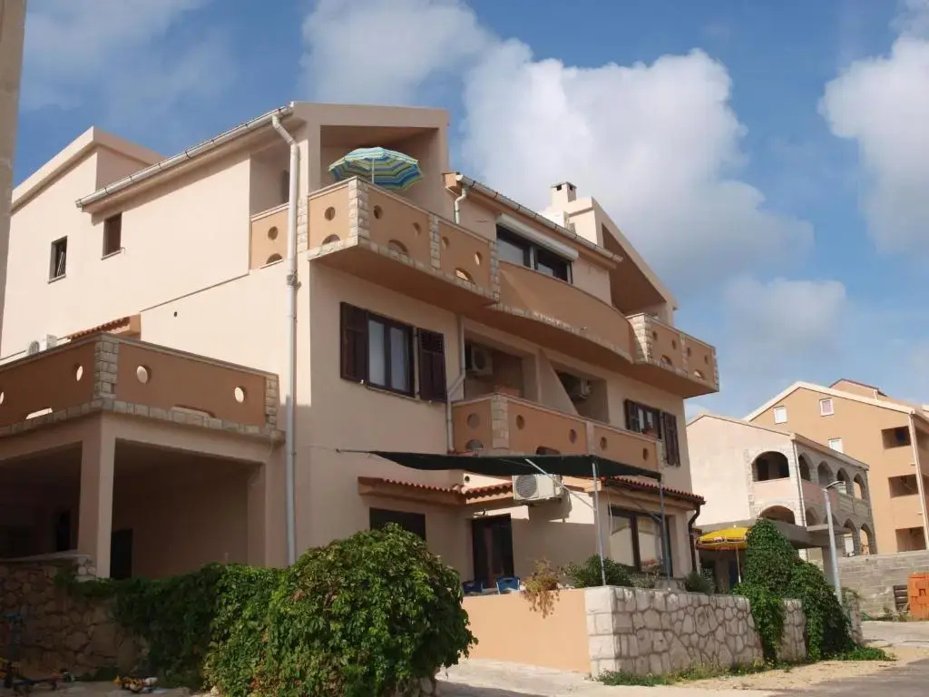 Apartments Ivita