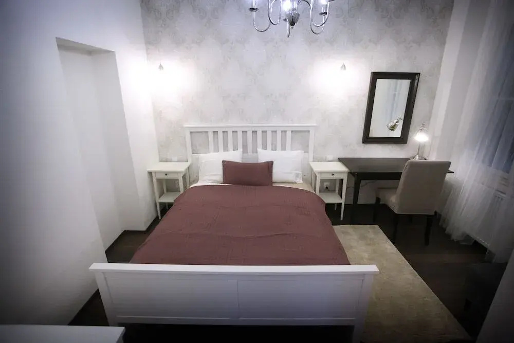 d.Five Chain Bridge Apartment