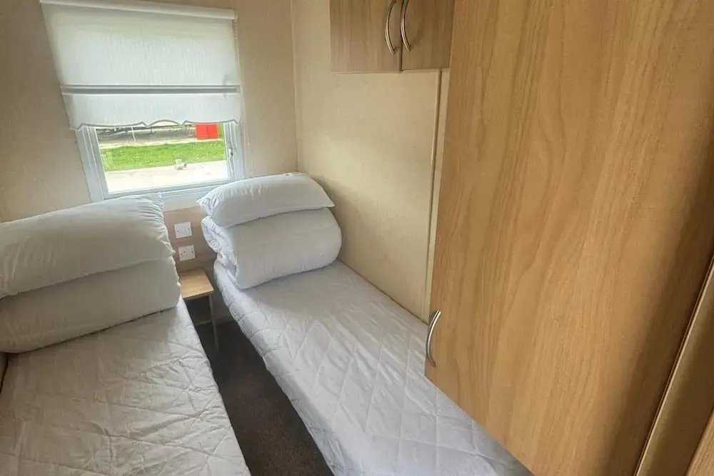 3 Bed Caravan - Sleeps 8 - Pets - Parking