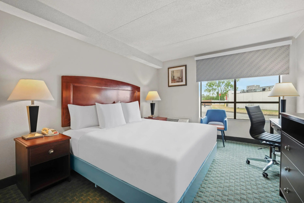 Days Inn by Wyndham Utica - фото 7