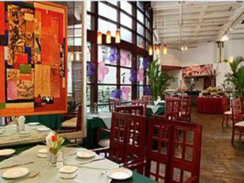 88 Eiling Park Hotel