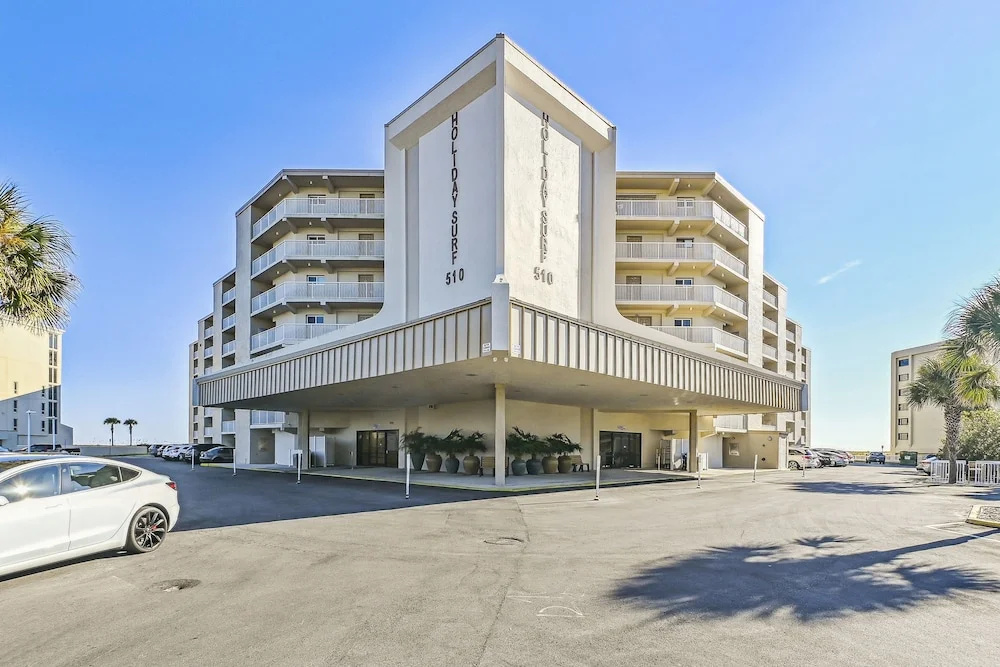 Holiday Surf & Racquet 402 2 Bedroom Condo by RedAwning