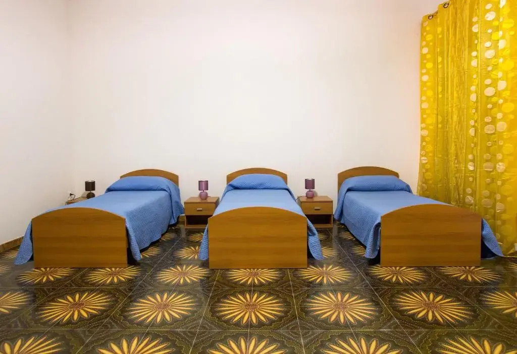 Standard Triple room with balcony